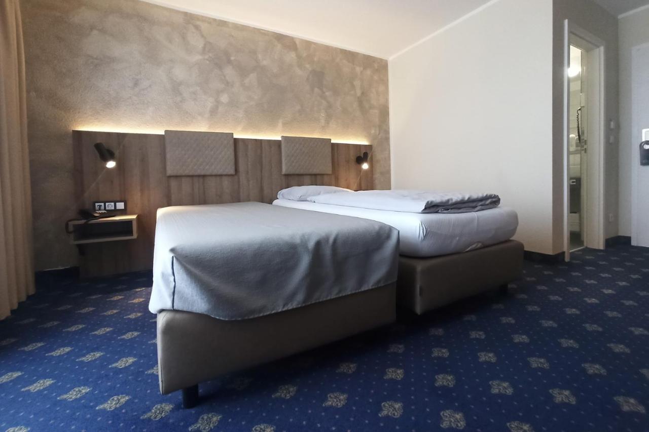 Hotel Garni Arcis Гомаринген Экстерьер фото
