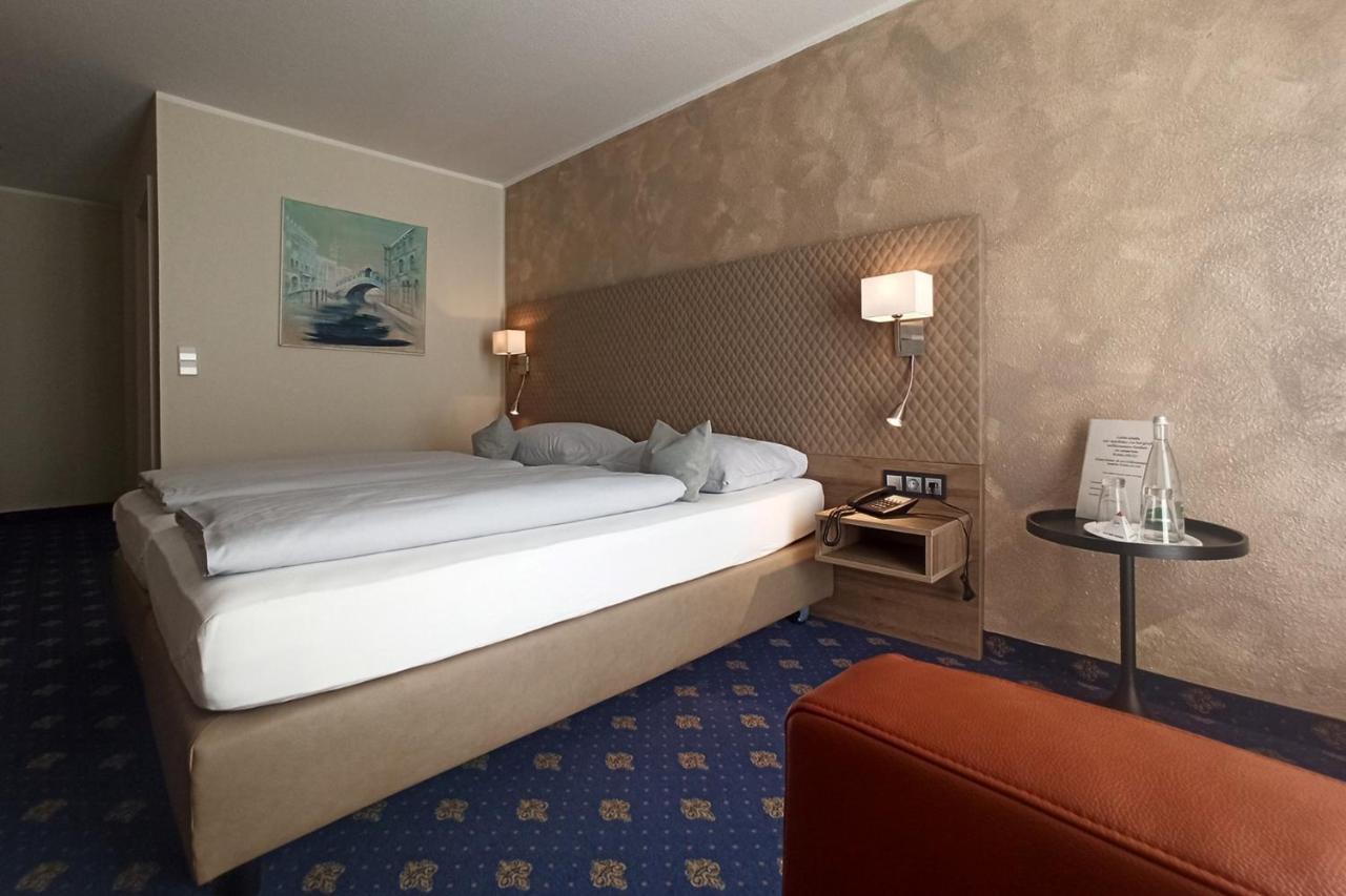 Hotel Garni Arcis Гомаринген Экстерьер фото