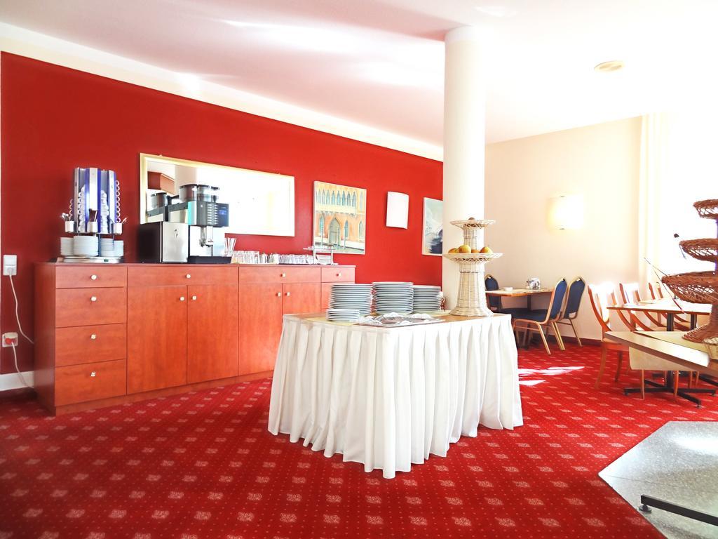 Hotel Garni Arcis Гомаринген Экстерьер фото
