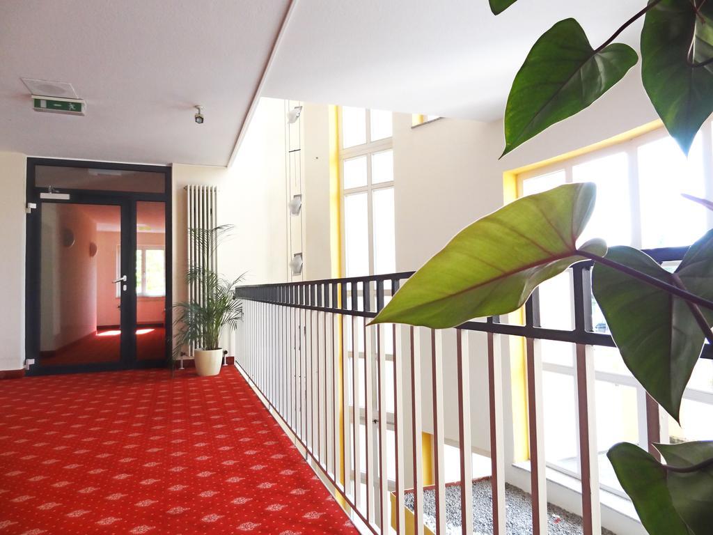 Hotel Garni Arcis Гомаринген Экстерьер фото