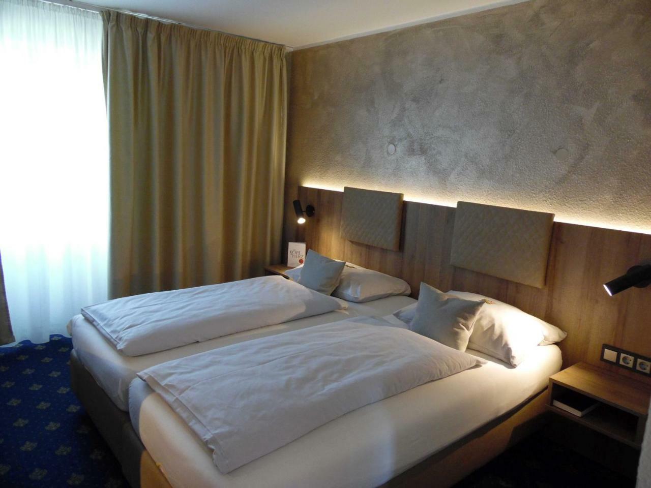 Hotel Garni Arcis Гомаринген Экстерьер фото