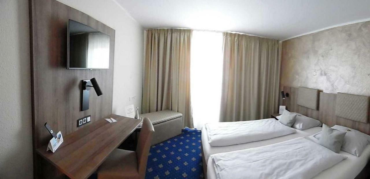 Hotel Garni Arcis Гомаринген Экстерьер фото