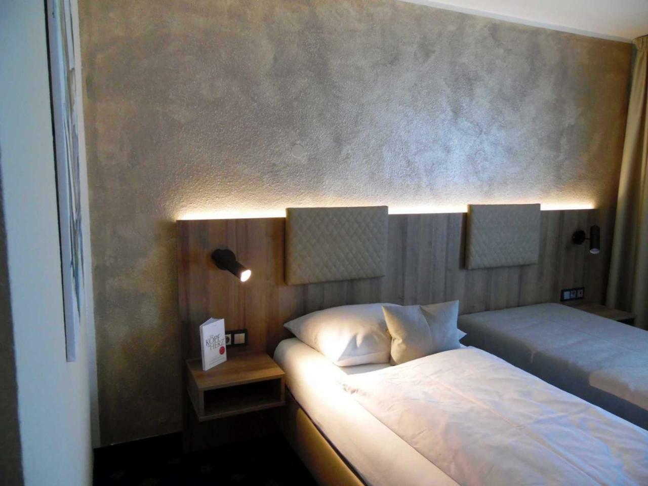 Hotel Garni Arcis Гомаринген Экстерьер фото